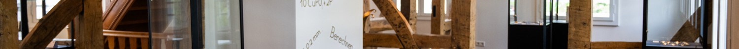 Glasvitrinen in Ausstellung