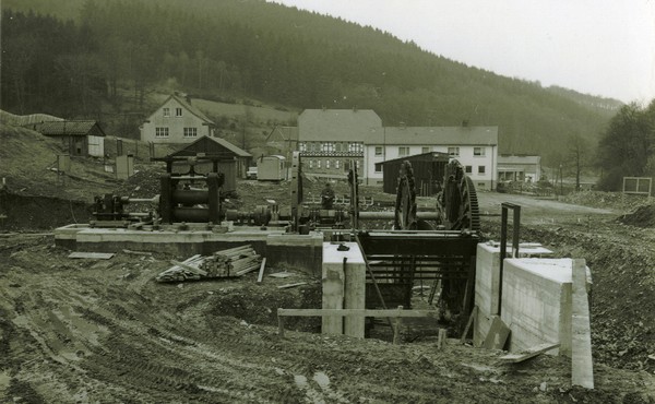 1968 Bau des Zinkwalzwerks